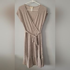 NWOT Caution to the Wind tan and white dress Size Medium - never worn